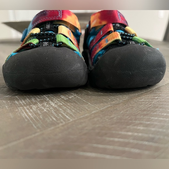 Keen Newport Toddler Rainbow Tie Dye Sandals - Picture 6 of 10
